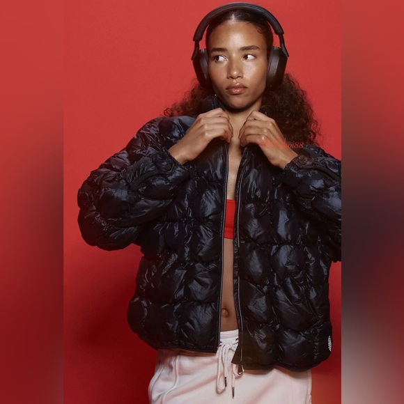 NEW Free People Scrunchy Glossy Pippa Packable
Puffer Jacket - Picture 7 of 10